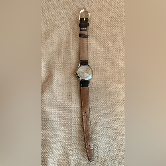 TIMEX Women's Vintage K8 Goldtone Watch - Picture 5 of 9
